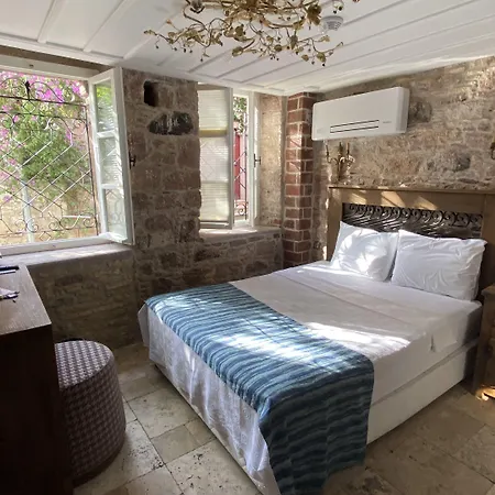 King Aegeus Szálloda 2*