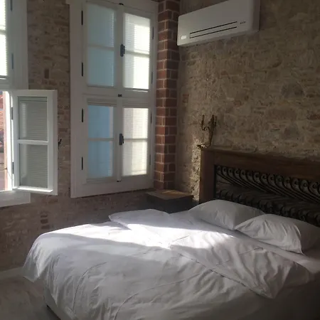 King Aegeus Szálloda 2*