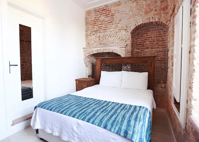 Ξενοδοχείο King Aegeus 2*