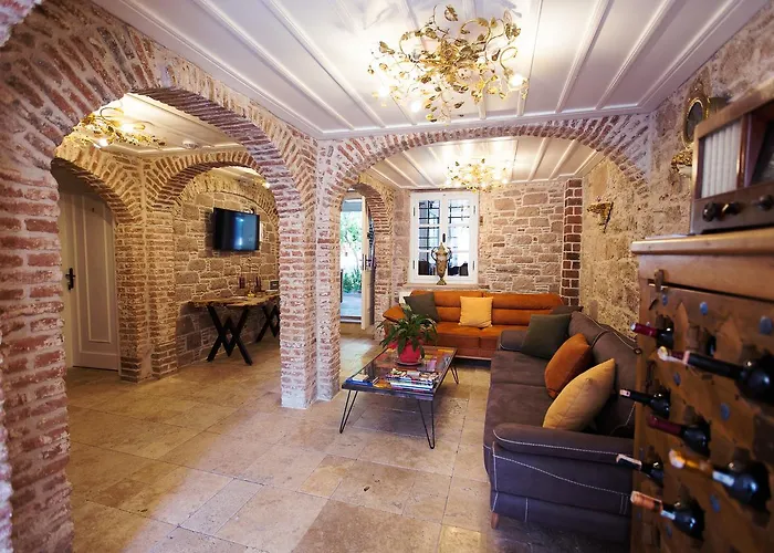 Ξενοδοχείο King Aegeus 2*