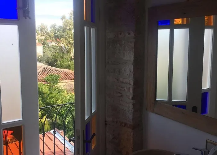 Ξενοδοχείο King Aegeus 2*